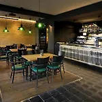 Garden Towers Boutique With Free Parking 公寓