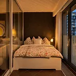 Garden Towers Boutique With Free Parking 公寓