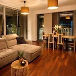 Garden Towers Boutique With Free Parking 公寓