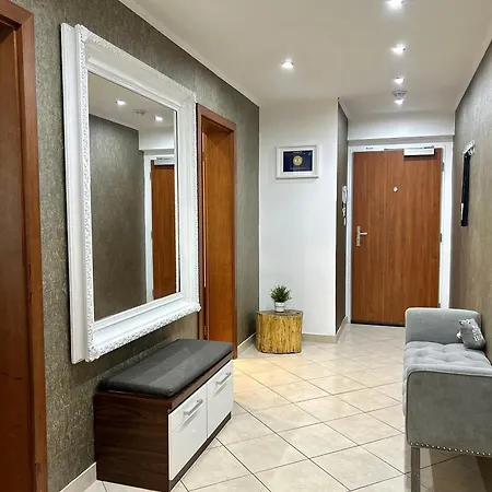 Family With The View Of The Old Town With Free Parking Apartment